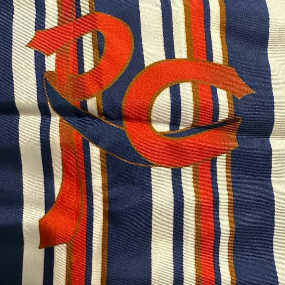 ♥️Roberto Cavalli vintage fular scarf 100% silk absolutely stunning